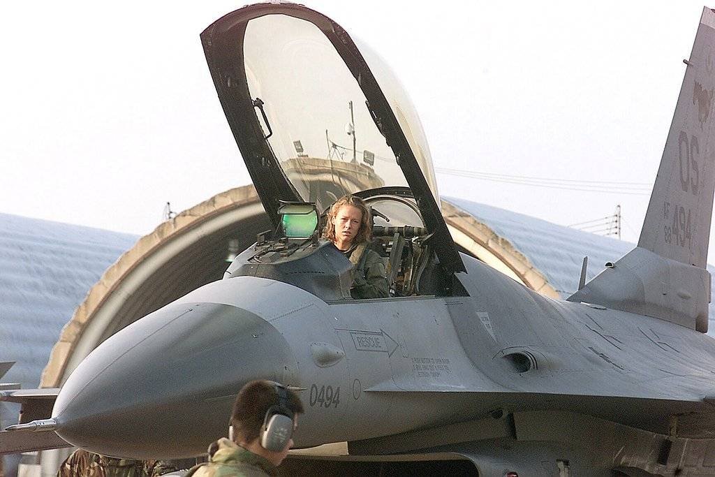 US Air Force (USAF) First Lieutenant (1LT) Julie Moore. Photo By: SSGT Corey Clements, USAF/Picryl.com